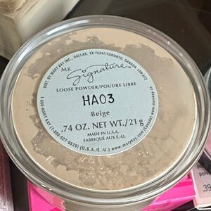 Mary Kay Signature Loose Powder in Beige